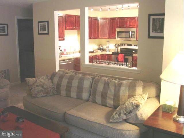 Odenton, MD 21113,689 WINDING STREAM WAY #204
