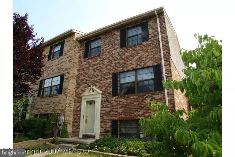 10 CLINTON HILL CT, Catonsville, MD 21228