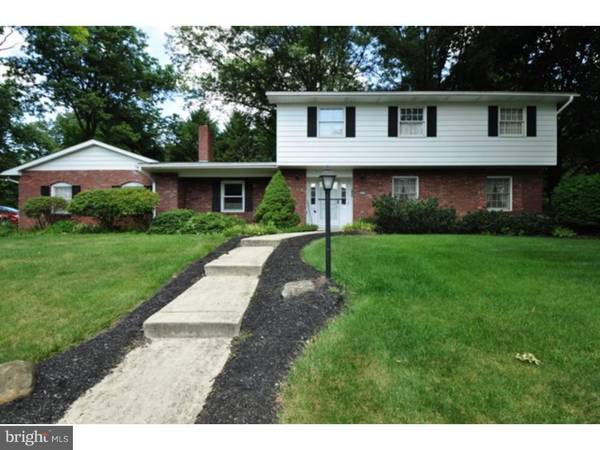 2011 POPLAR LN, Allentown, PA 18103