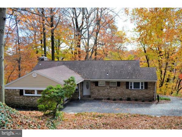 2005 COUNTRY CLUB DR, Huntingdon Valley, PA 19006