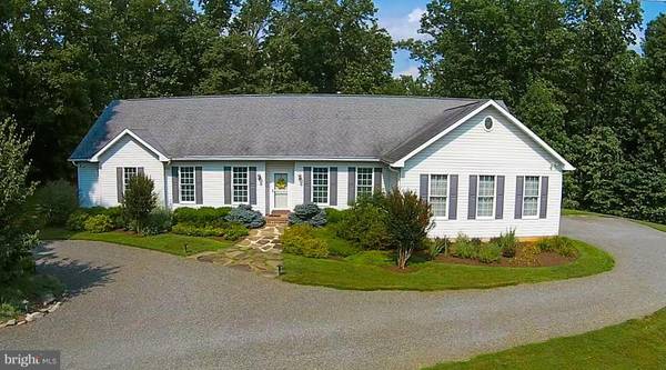 265 GRAND VIEW RD, Washington, VA 22747