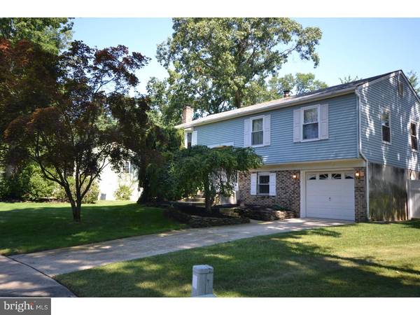 19 PINEWOOD CT, Gloucester Twp, NJ 08081