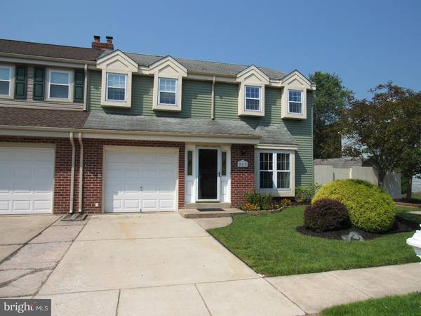 213 CARLTON LN, Mount Laurel, NJ 08054