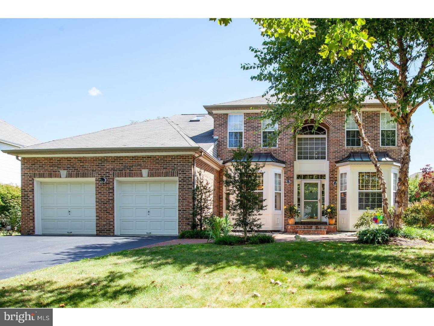 18 EASTWOOD DR, East Windsor, NJ 08520