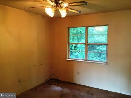 Baltimore, MD 21236,4 MEADOW CREEK CT