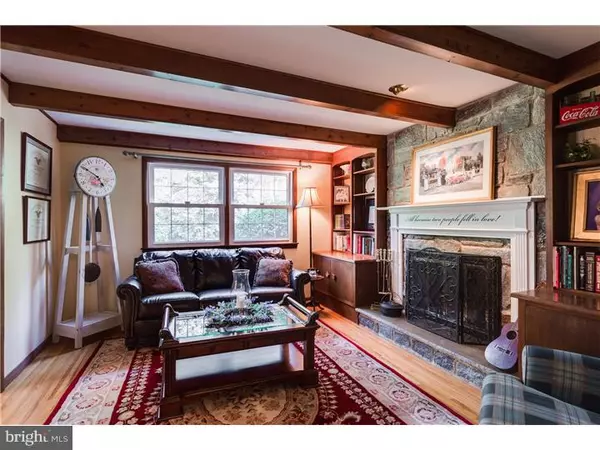 Moorestown, NJ 08057,204 HICKORY LN