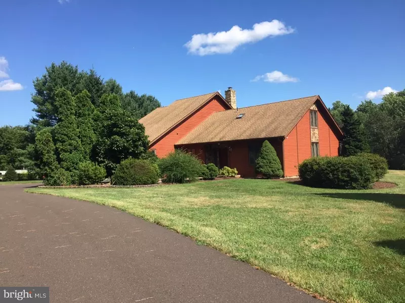 67 FOX HILL RD, Doylestown, PA 18901