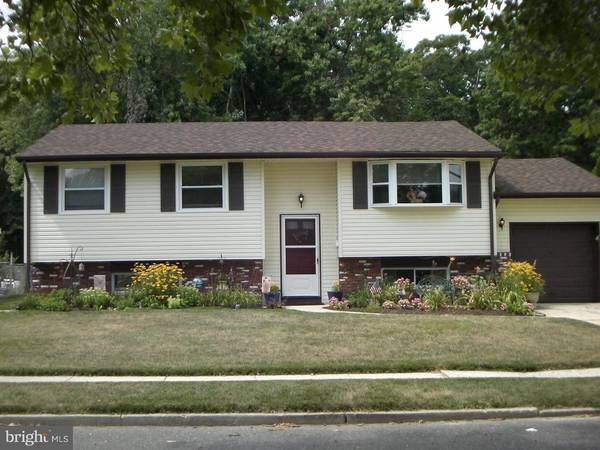 845 LOIS DR, Williamstown, NJ 08094