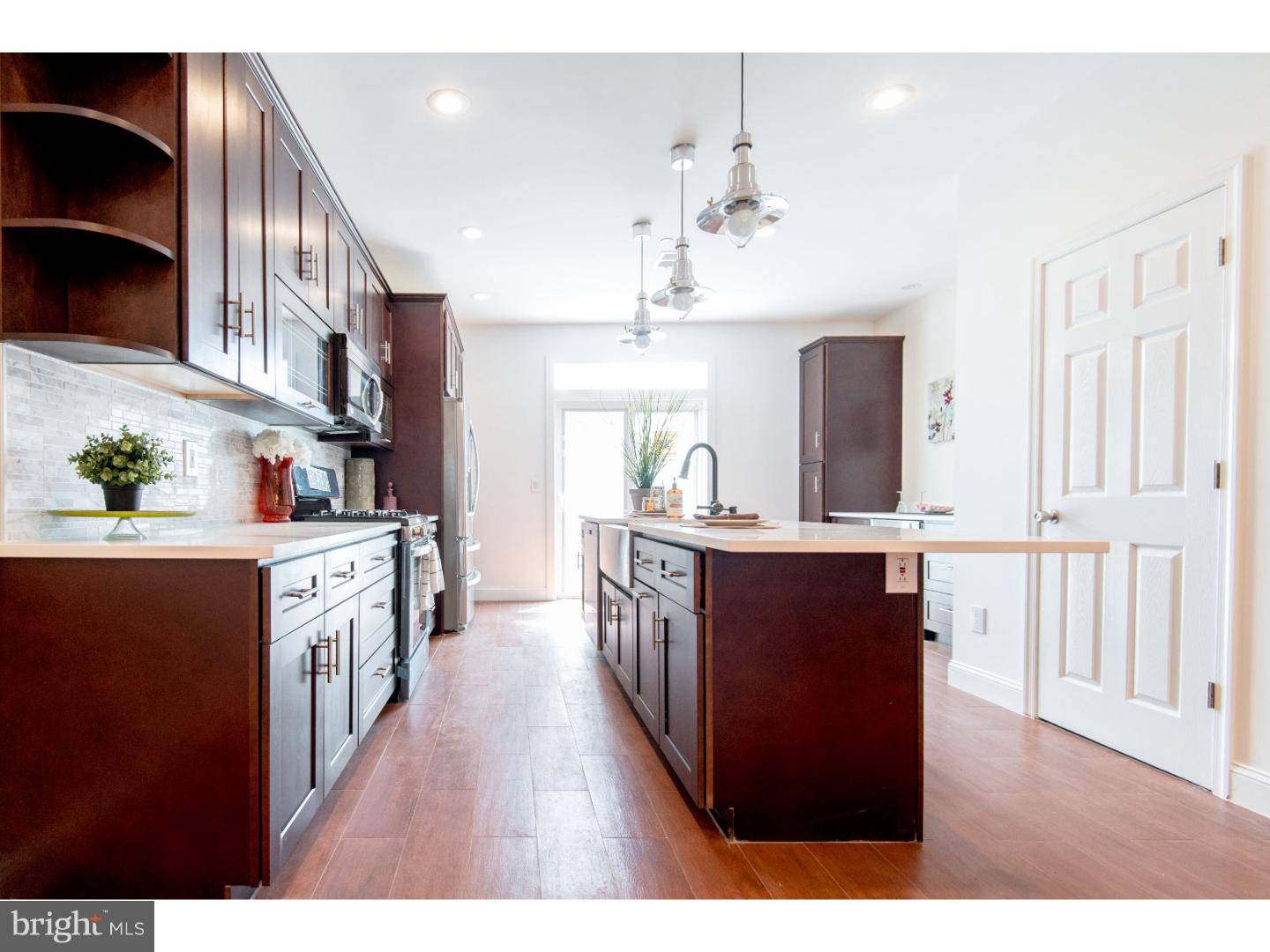 Philadelphia, PA 19147,530 DICKINSON ST
