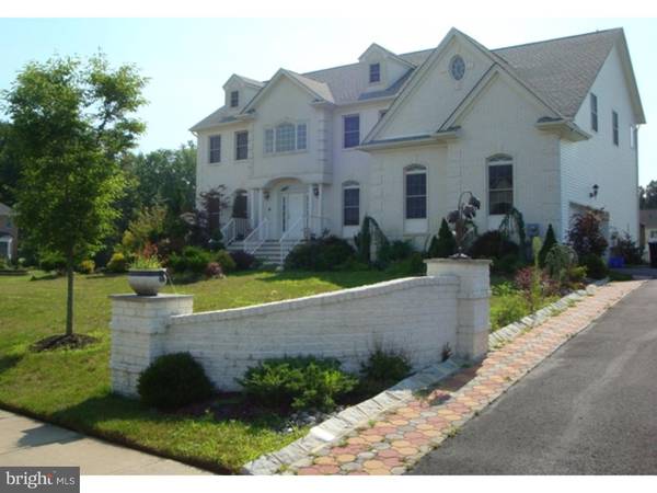 2 WOODMERE RD, Monroe, NJ 08831