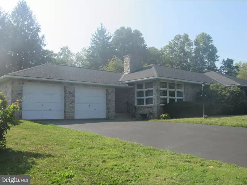 1028 PALM HILL RD, Palm, PA 18070