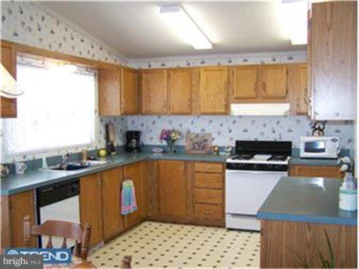 Harleysville, PA 19438,30 LONGWOOD CT E