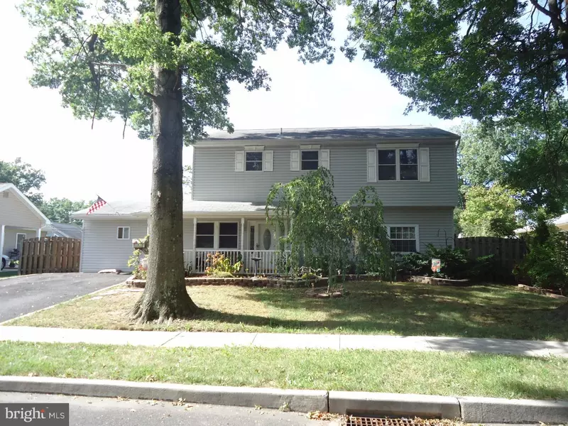 37 THORNYAPPLE LN, Levittown, PA 19054