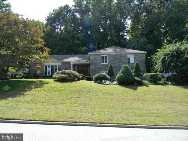 290 MEADOWBROOK LN, Broomall, PA 19008