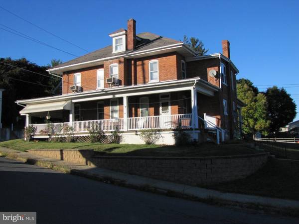 1864 N MAIN ST, Bechtelsville, PA 19505