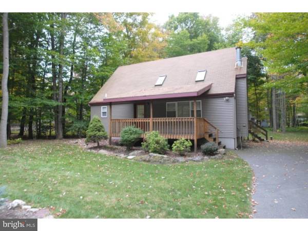 2135 LEHIGH DR, Pocono Lake, PA 18347