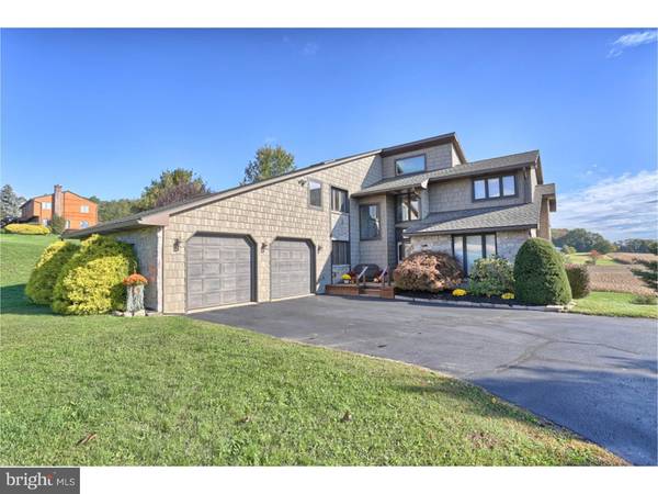 304 FOCHT LN, Hamburg, PA 19526