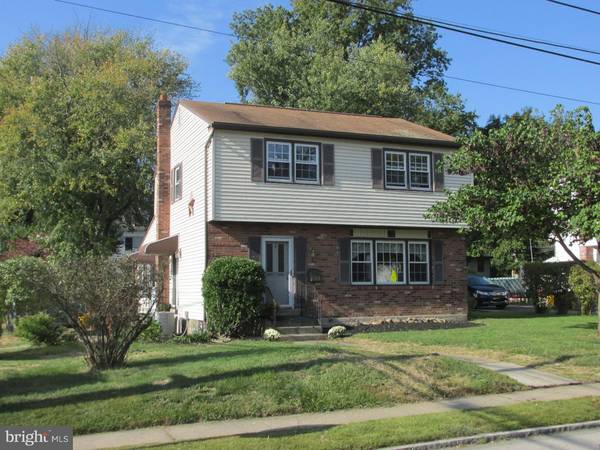 2 WILDWOOD AVE, Morton, PA 19070