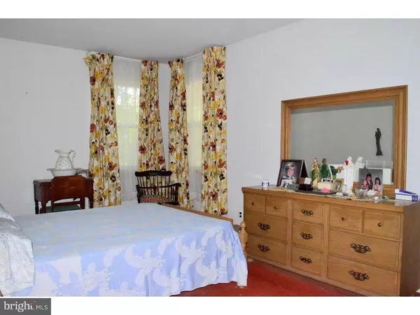 Hammonton, NJ 08037,15 PINE AVE