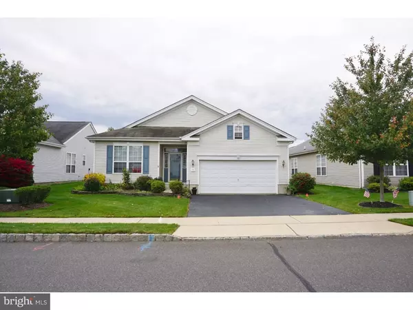 5 HARRINGTON DR, Columbus, NJ 08022