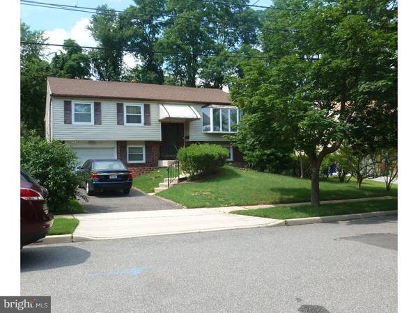 221 ROOSEVELT AVE, Beverly, NJ 08010