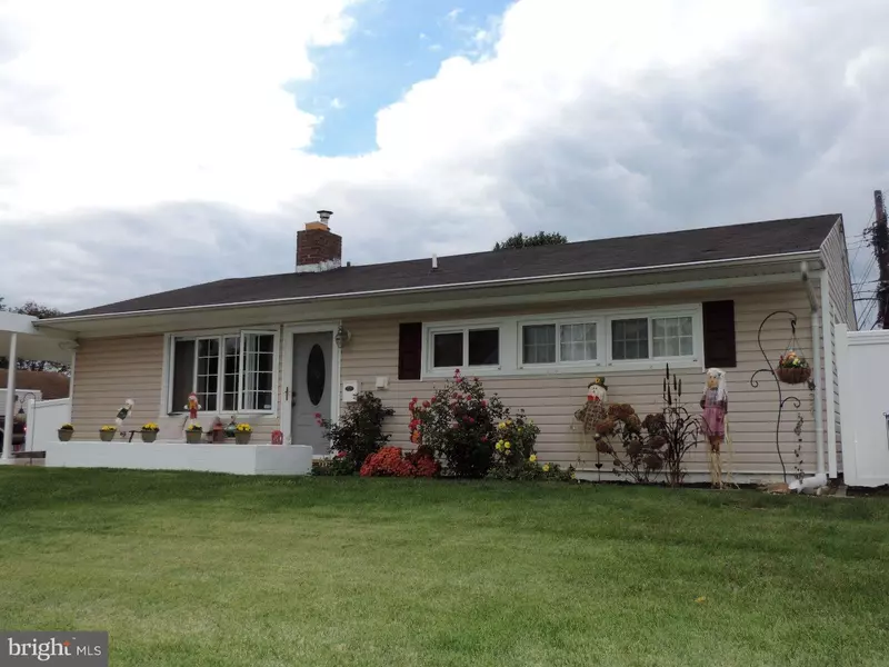 57 BURNING BUSH LN, Levittown, PA 19054