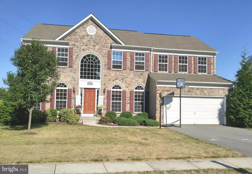 524 HOLLENGREEN DR, Waynesboro, PA 17268