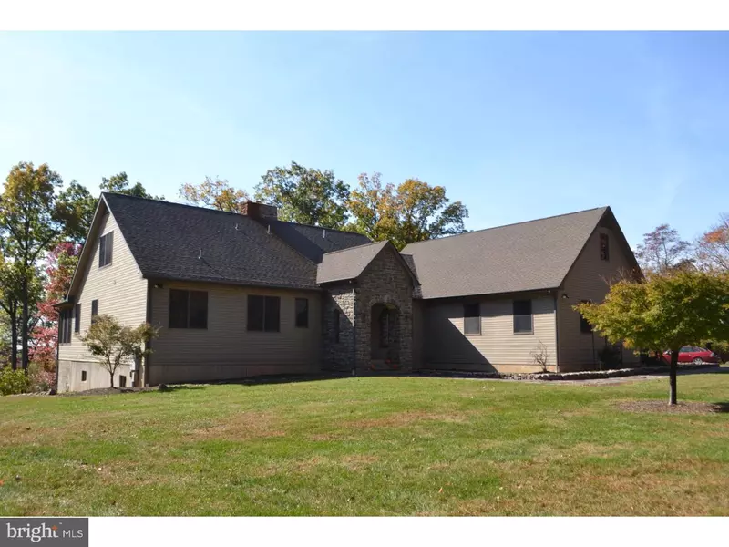 2266 DEER TRL RD, Coopersburg, PA 18036