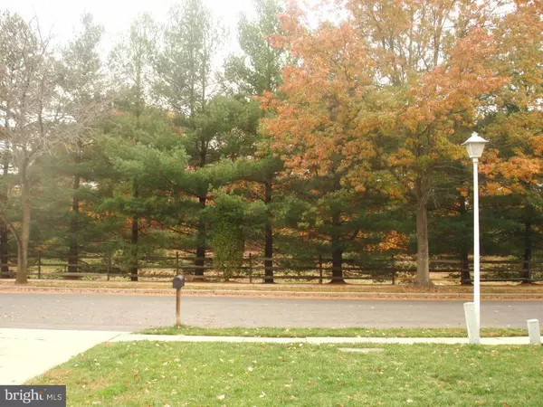 East Windsor, NJ 08520,52 SPRUCE RD