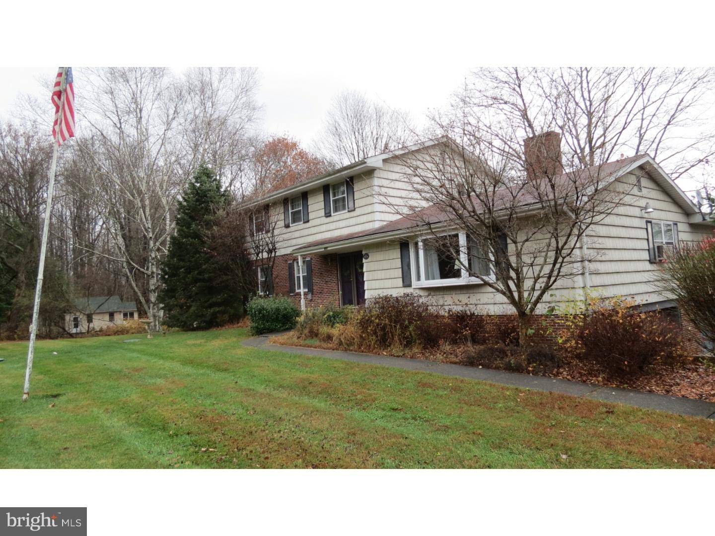 601 HEIDEN RD, Upper Mt Bethel, PA 18013