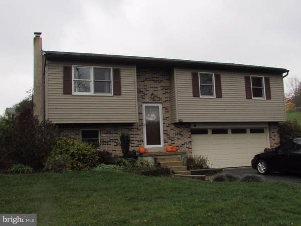 212 N GARFIELD RD, Mohrsville, PA 19541