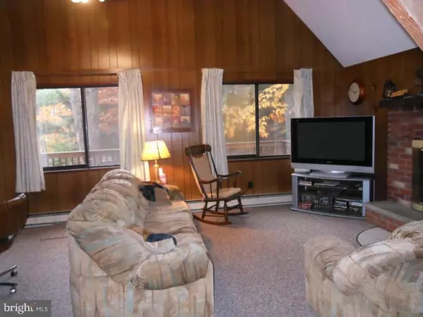 Pocono Lake, PA 18347,107 OSWAYO DR