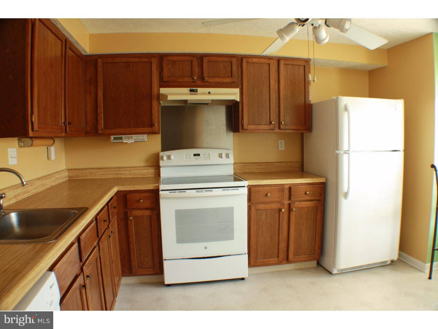 Sicklerville, NJ 08081,10 VANDERBILT CT
