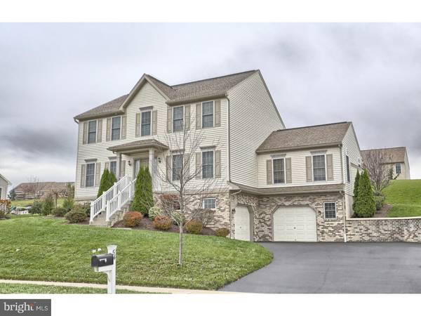 54 SWEETWATER LN, Wernersville, PA 19565