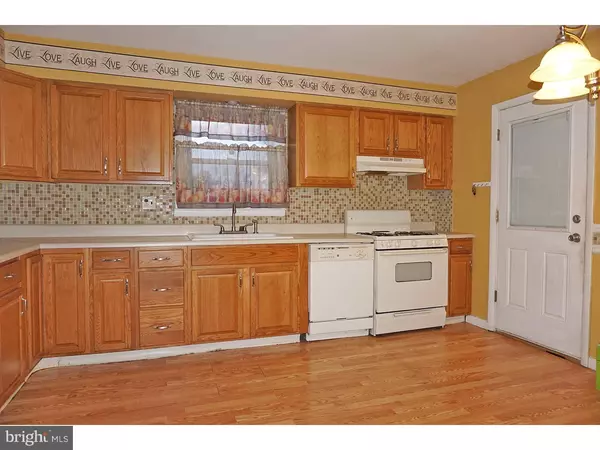 Maple Shade, NJ 08052,515 N FORKLANDING RD