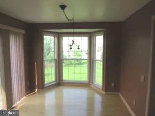 Delran, NJ 08075,9 LILYBERRY PL