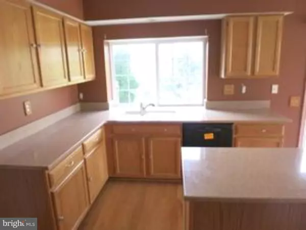 Delran, NJ 08075,9 LILYBERRY PL