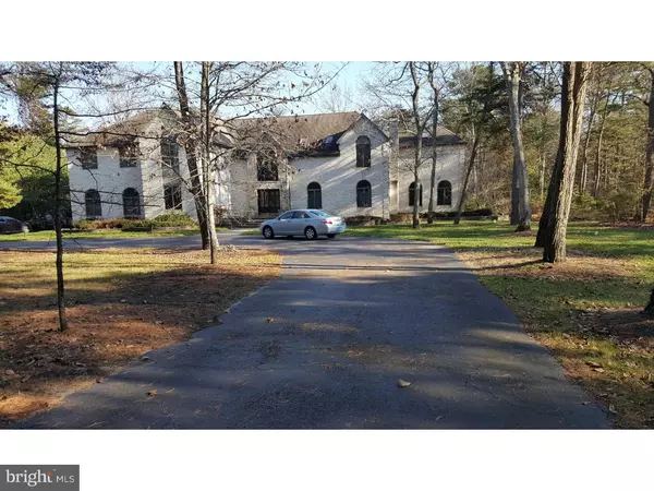 2 STEEPLEBUSH TRL, Southampton, NJ 08088