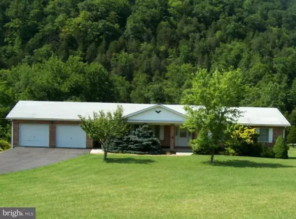 3651 33 RTE E, Franklin, WV 26807