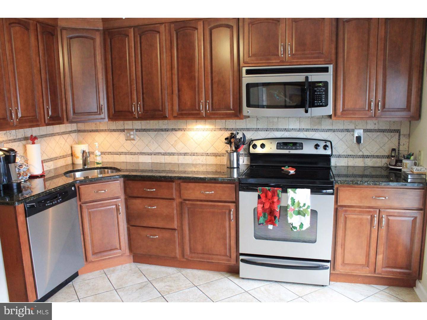Aston, PA 19014,138 KNOLLWOOD CT
