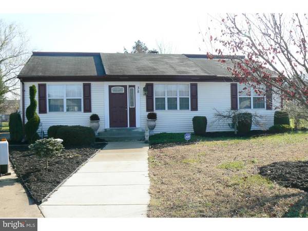 38 S BAY CIR, Dover, DE 19904