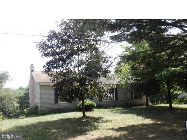 1066 PEACH MOUNTAIN RD, Pottsville, PA 17901