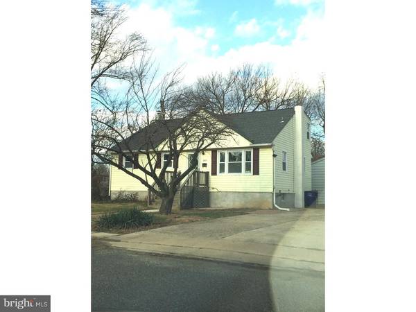 327 BAILEY AVE, Maple Shade, NJ 08052