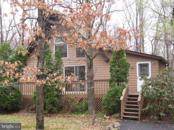 122 GREAT OAKS DR, Nesquehoning, PA 18240