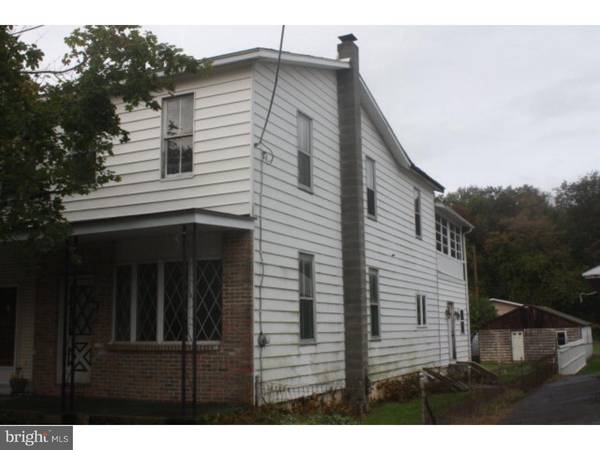 20 S RAILROAD ST, New Ringgold Boro, PA 17960