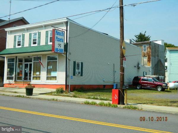 17 W MAIN ST, Ringtown, PA 17967