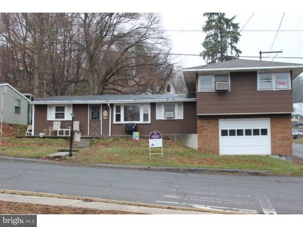 636 SNYDER ST, Pottsville, PA 17901