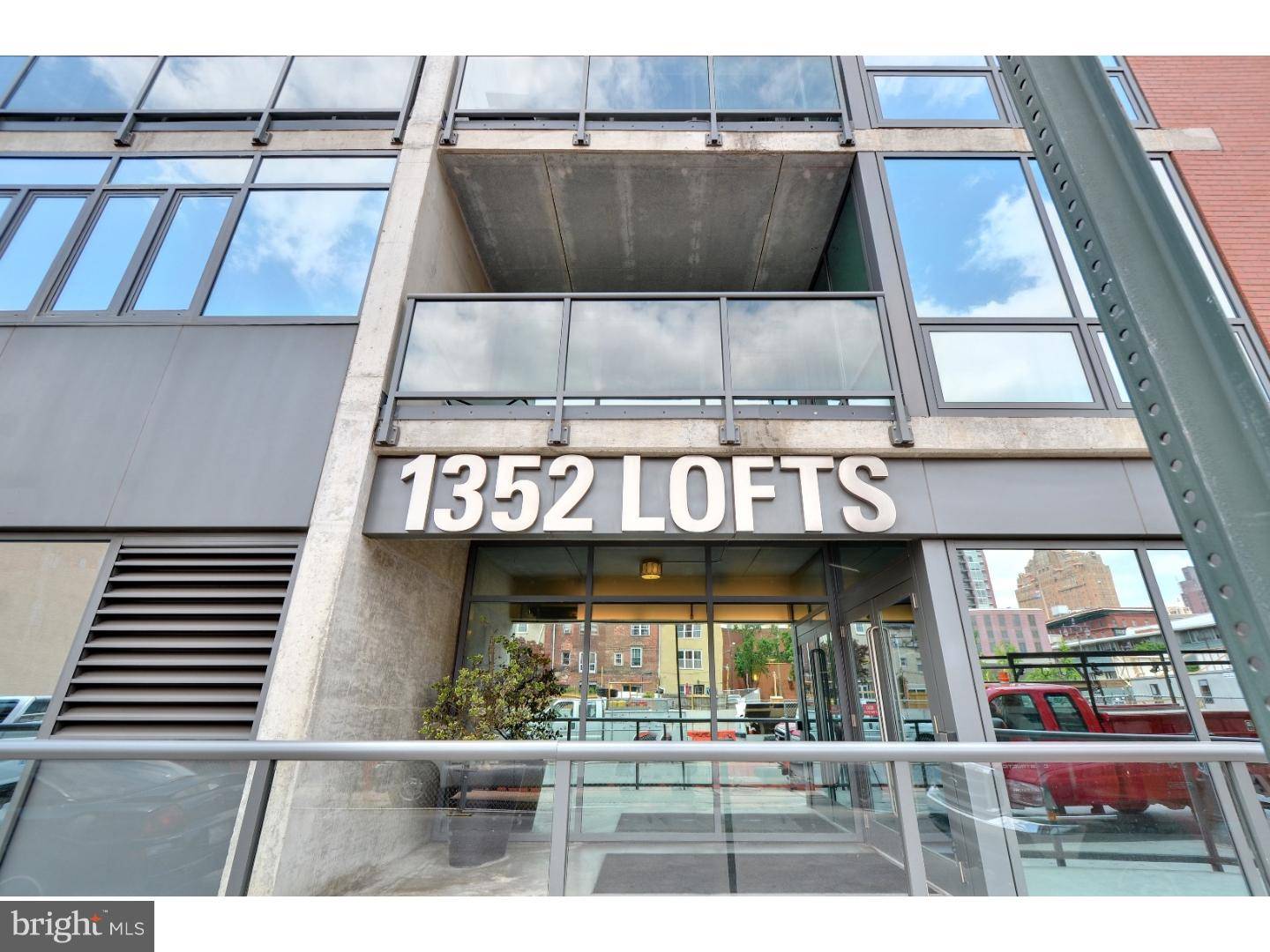 Philadelphia, PA 19147,1352 SOUTH ST #403