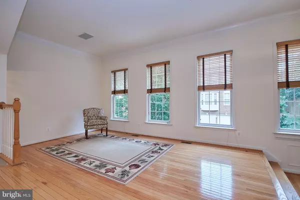 Alexandria, VA 22311,4600 LATROBE PL