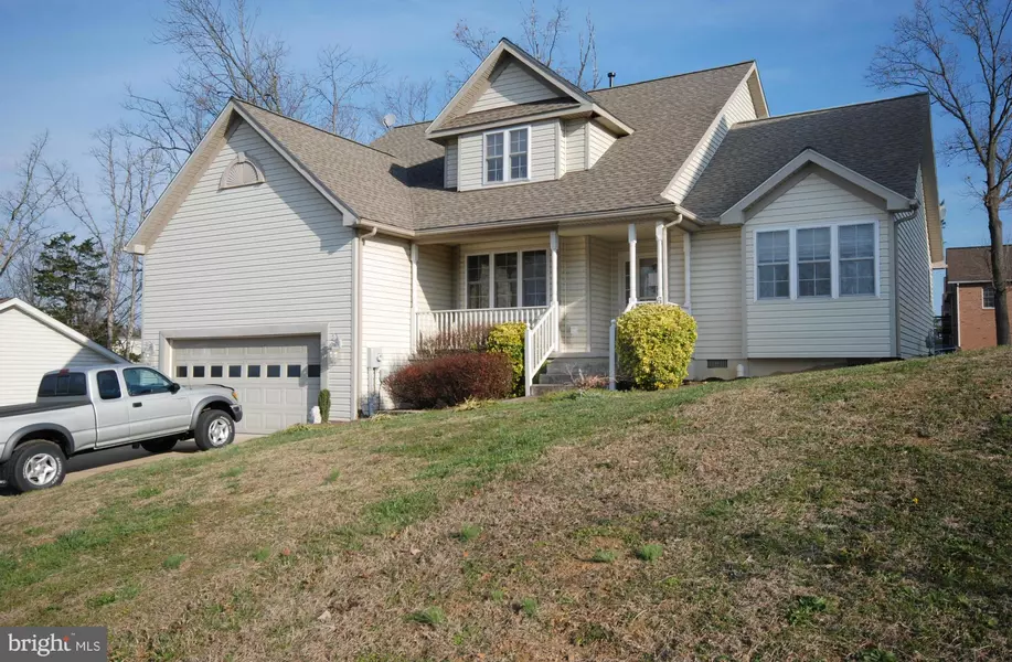 649 CRYSTAL LN, Strasburg, VA 22657